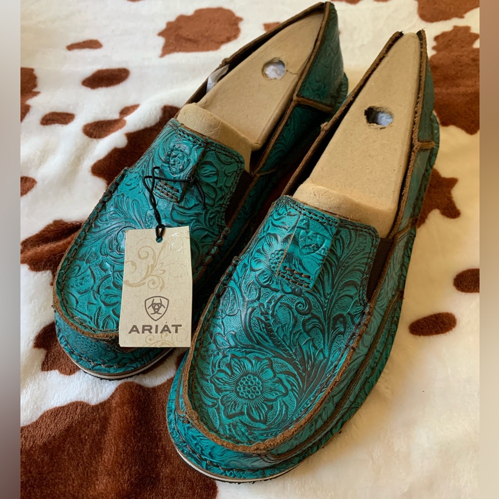 NWT Ariat Cruiser